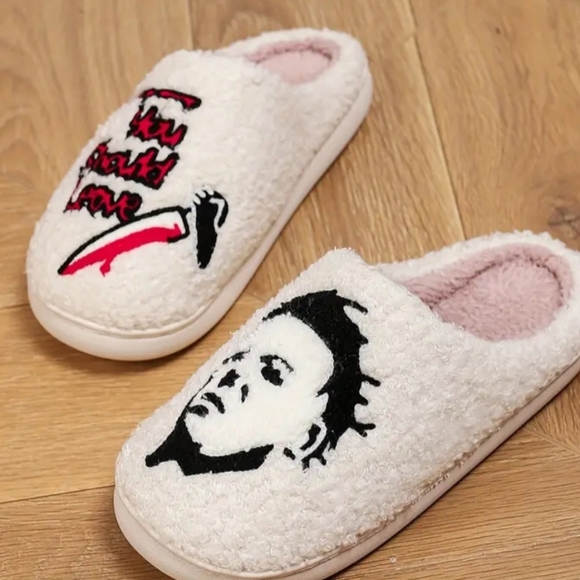 Michael Myers embroidered slippers - Picture 3 of 10